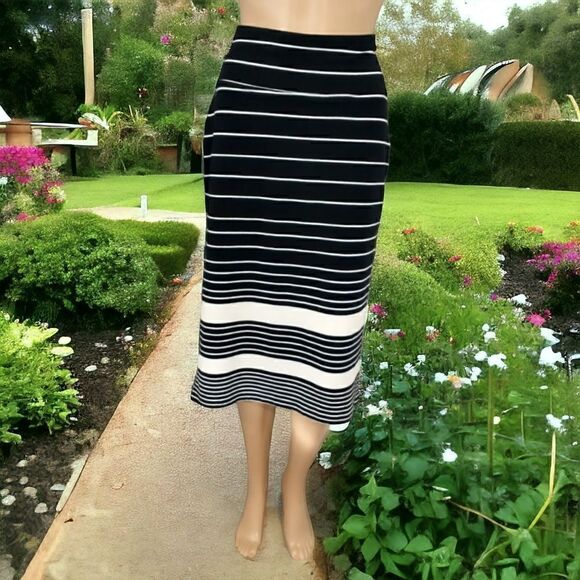 Athleta Skirt Size Xs Black White Stripe Side Slits Pull On Stretch Nautical. Co - Picture 14 of 15